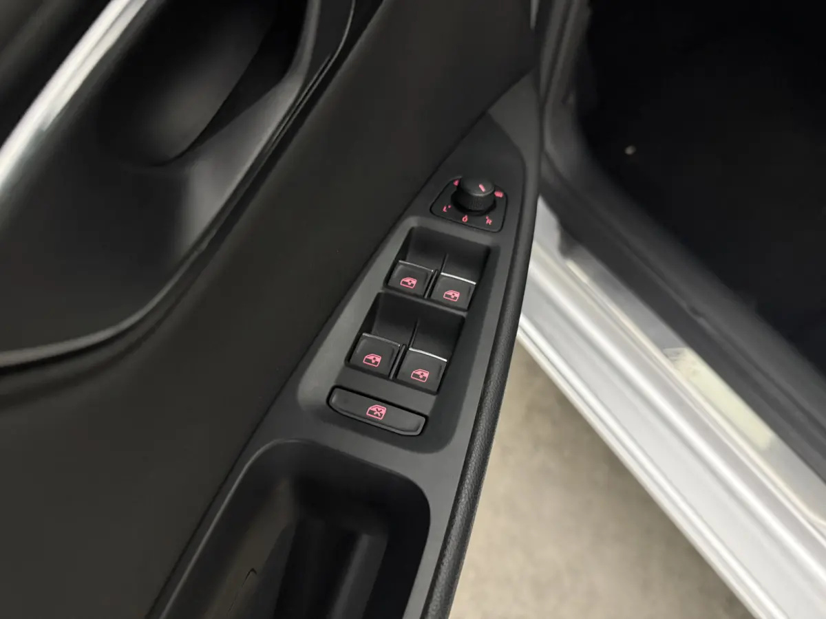 1.8 TSI FR Business Intense 180PK | Pano | Sfeer | Carplay | Cruise | Parkeersens.