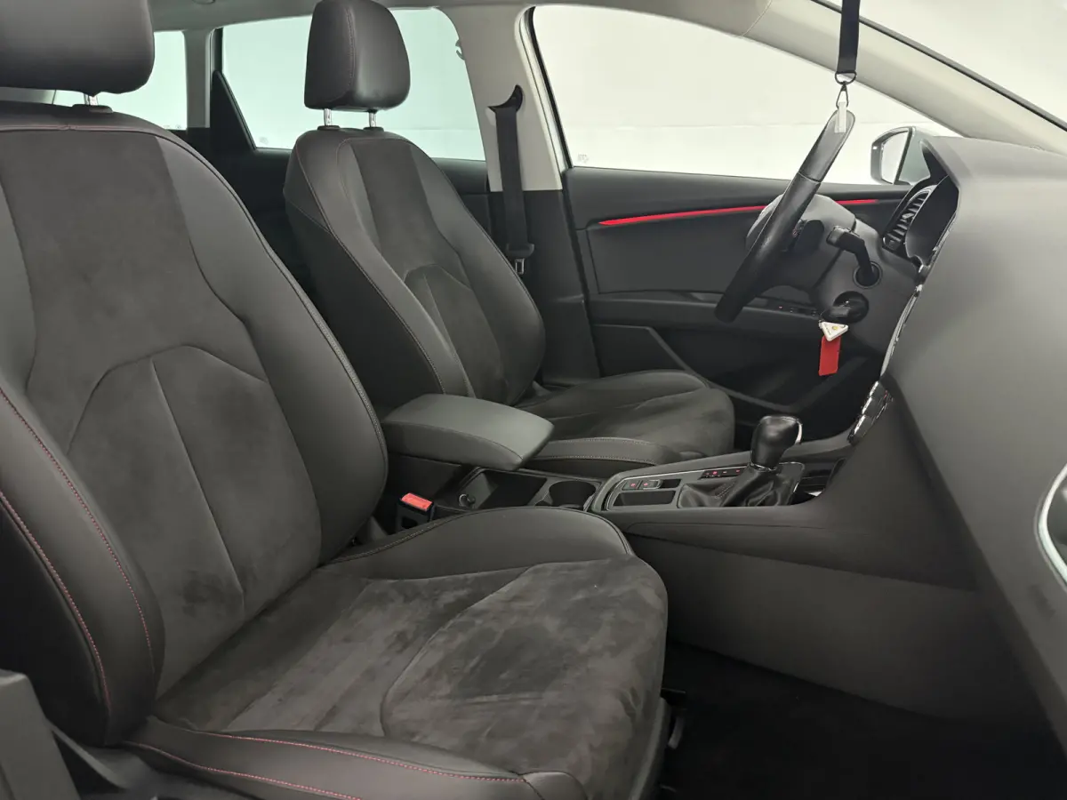 1.8 TSI FR Business Intense 180PK | Pano | Sfeer | Carplay | Cruise | Parkeersens.