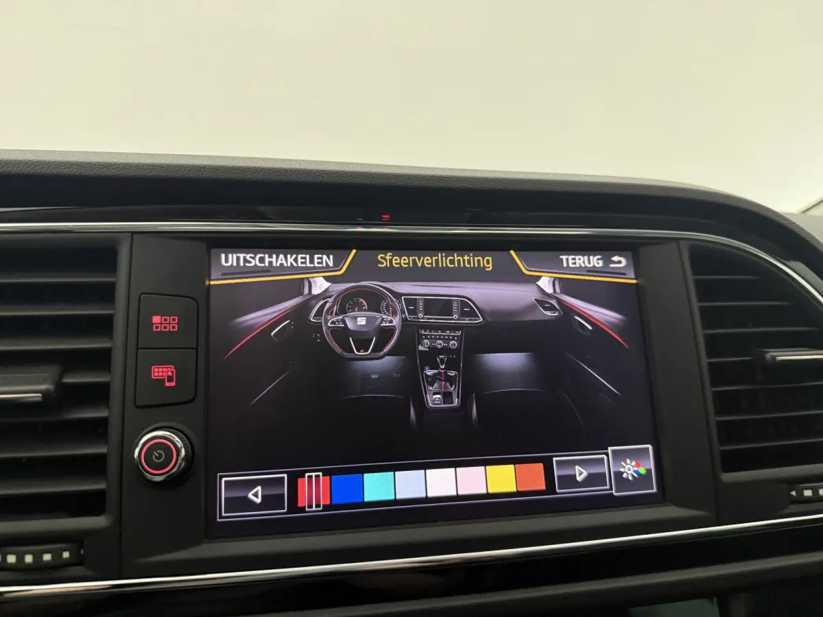 1.8 TSI FR Business Intense 180PK | Pano | Sfeer | Carplay | Cruise | Parkeersens.