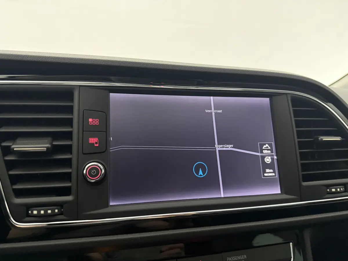 1.8 TSI FR Business Intense 180PK | Pano | Sfeer | Carplay | Cruise | Parkeersens.