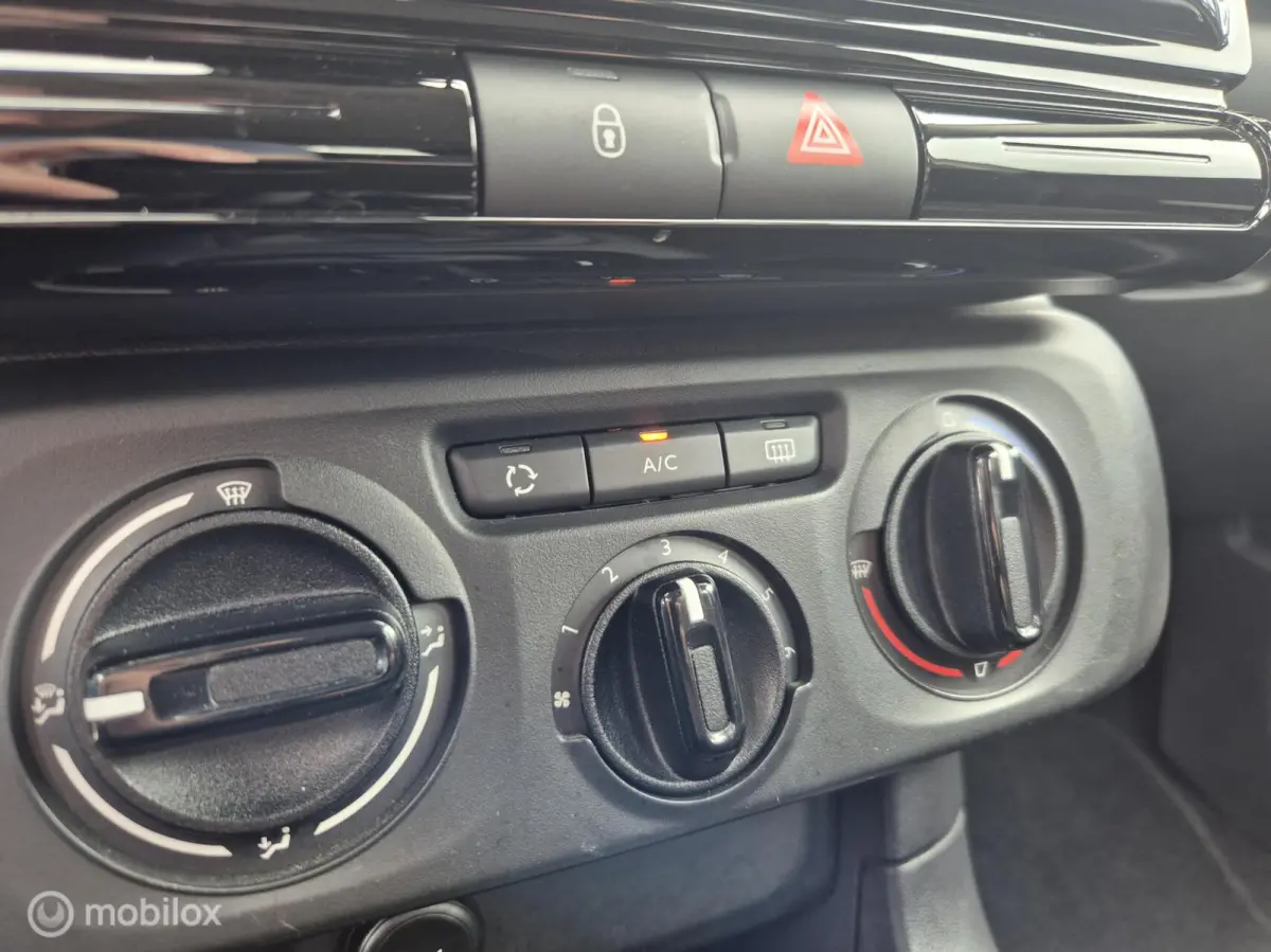1.2 PureTech You, Stoelverwarming, Airco, Cruise