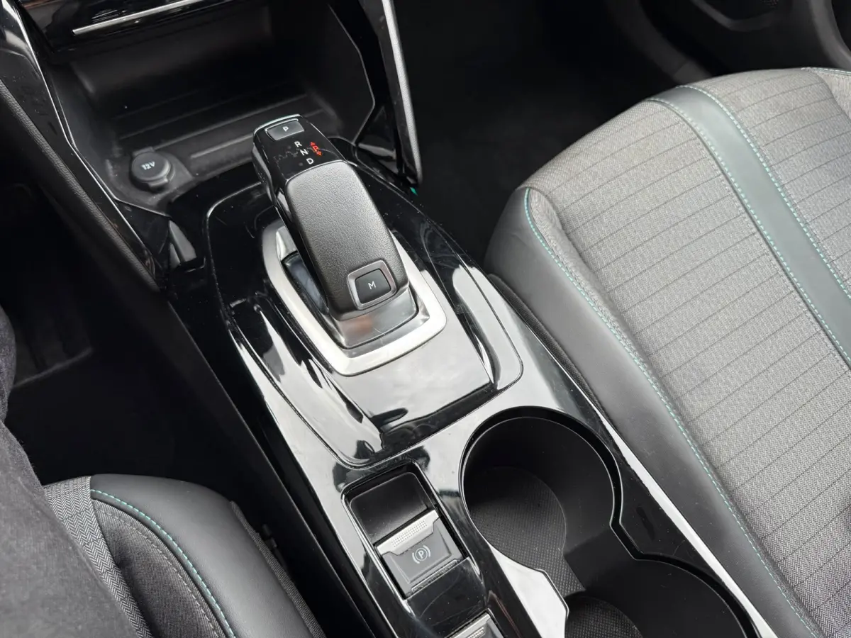 1.2 PureTech Allure 130PK, Navigatie, Automaat