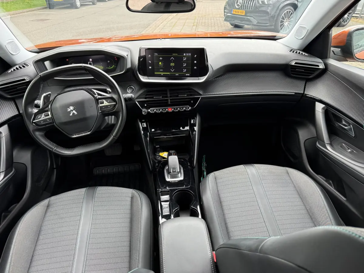 1.2 PureTech Allure 130PK, Navigatie, Automaat