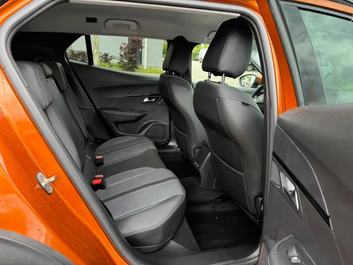 1.2 PureTech Allure 130PK, Navigatie, Automaat