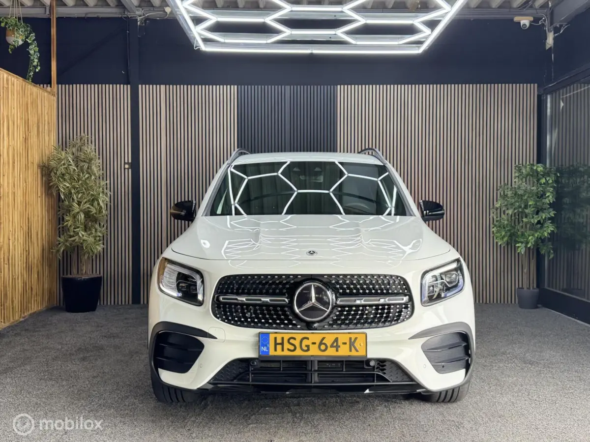200 4MATIC AMG Line 7p.| Pdc|Cam|Led|Sfeerver