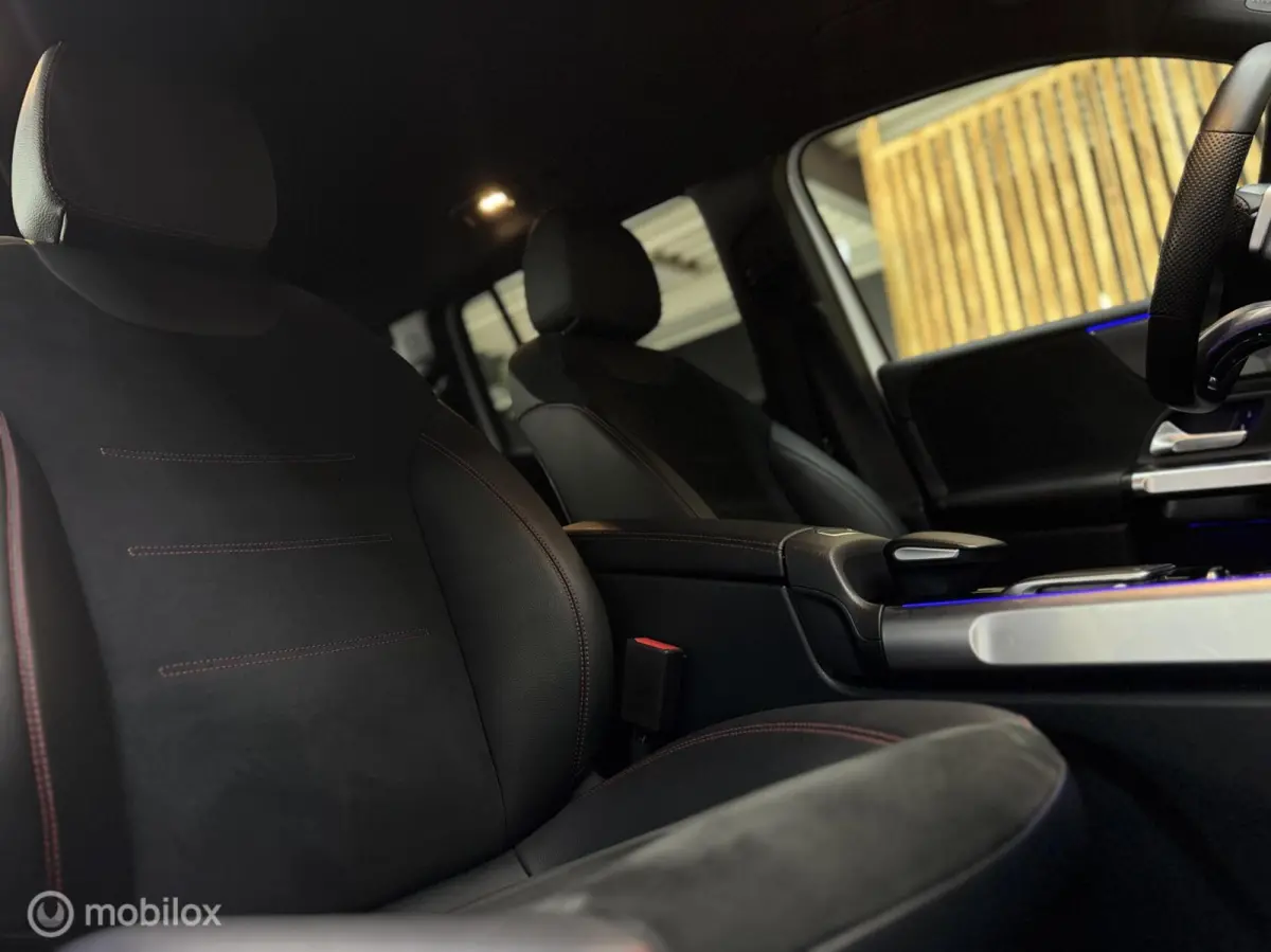200 4MATIC AMG Line 7p.| Pdc|Cam|Led|Sfeerver