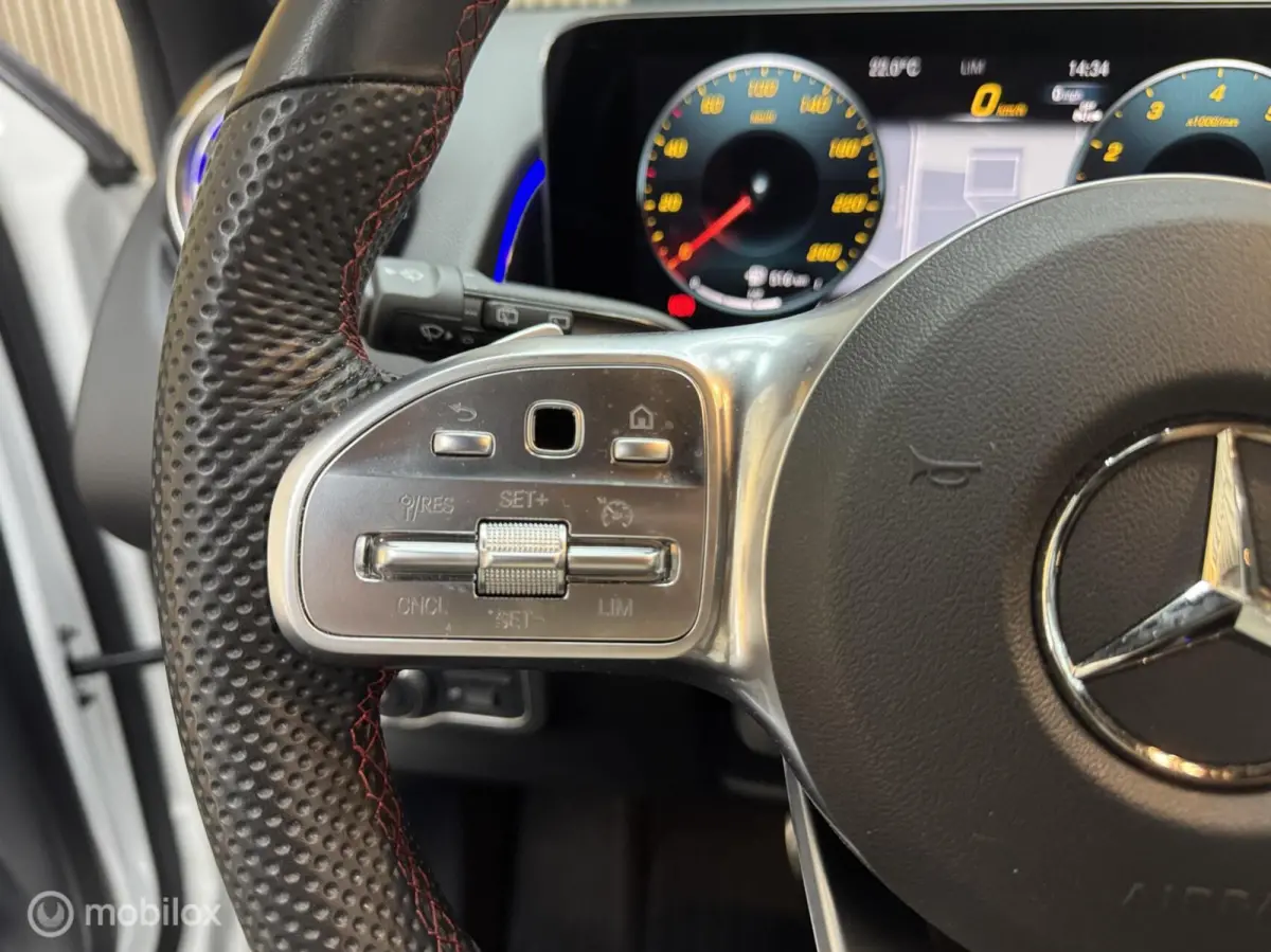 200 4MATIC AMG Line 7p.| Pdc|Cam|Led|Sfeerver