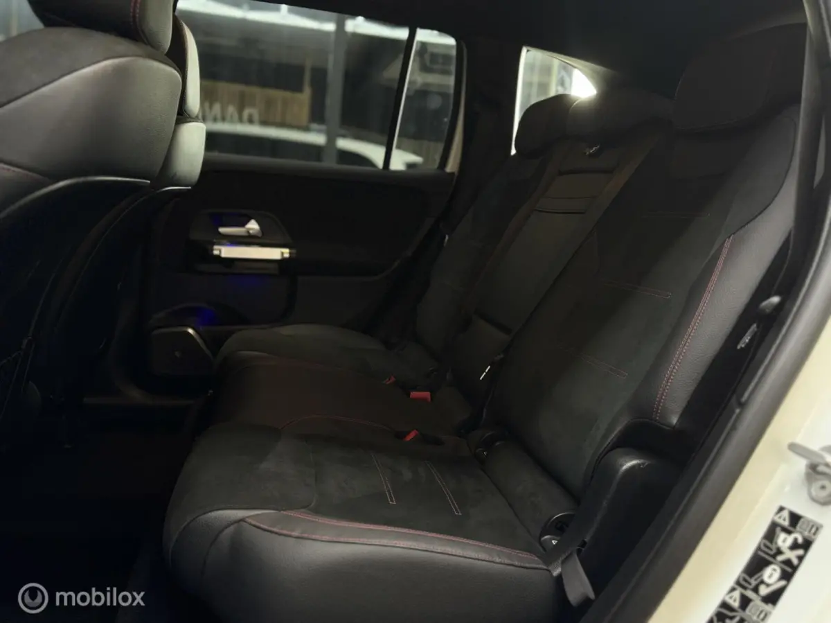 200 4MATIC AMG Line 7p.| Pdc|Cam|Led|Sfeerver
