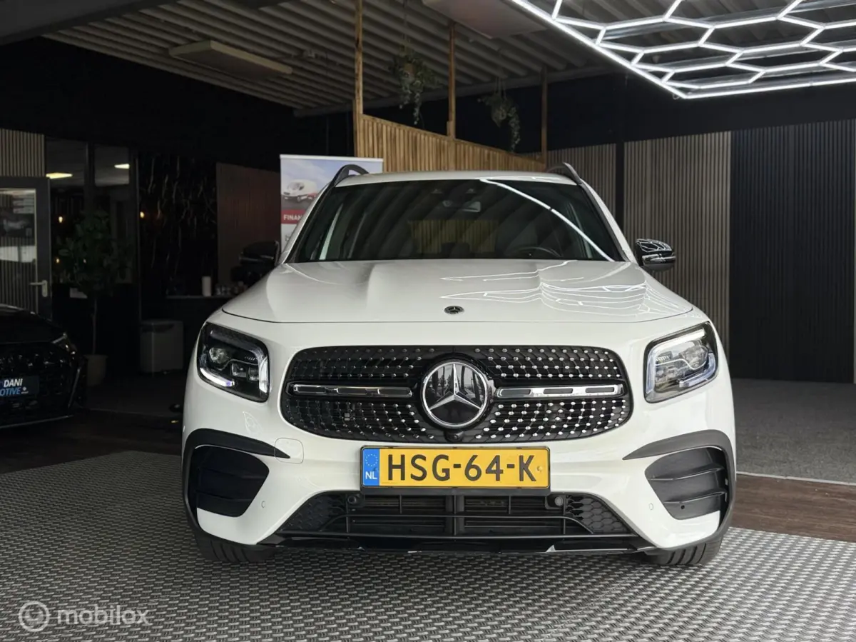 200 4MATIC AMG Line 7p.| Pdc|Cam|Led|Sfeerver
