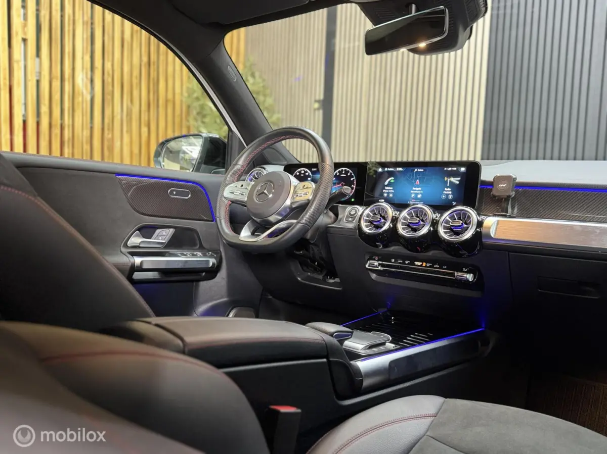 200 4MATIC AMG Line 7p.| Pdc|Cam|Led|Sfeerver