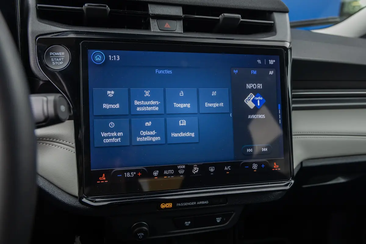 44 kWh | Camera | Stoel/stuur/voorruit verwarming | Cruise control | Full-LED | Apple Carplay/Android Auto | Volledig digitaal dashboard | Achteruitrijcamera | Apple Carplay/Android Auto|tel