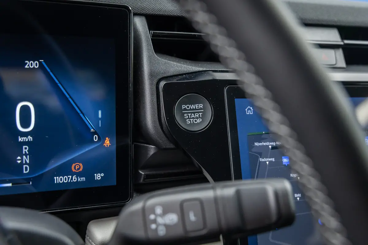 44 kWh | Camera | Stoel/stuur/voorruit verwarming | Cruise control | Full-LED | Apple Carplay/Android Auto | Volledig digitaal dashboard | Achteruitrijcamera | Apple Carplay/Android Auto|tel
