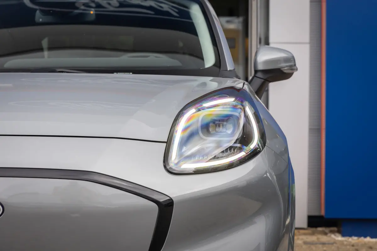 44 kWh | Camera | Stoel/stuur/voorruit verwarming | Cruise control | Full-LED | Apple Carplay/Android Auto | Volledig digitaal dashboard | Achteruitrijcamera | Apple Carplay/Android Auto|tel