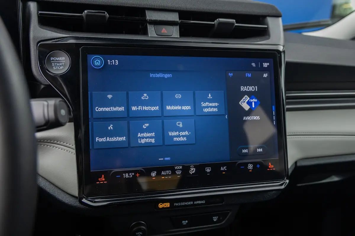 44 kWh | Camera | Stoel/stuur/voorruit verwarming | Cruise control | Full-LED | Apple Carplay/Android Auto | Volledig digitaal dashboard | Achteruitrijcamera | Apple Carplay/Android Auto|tel