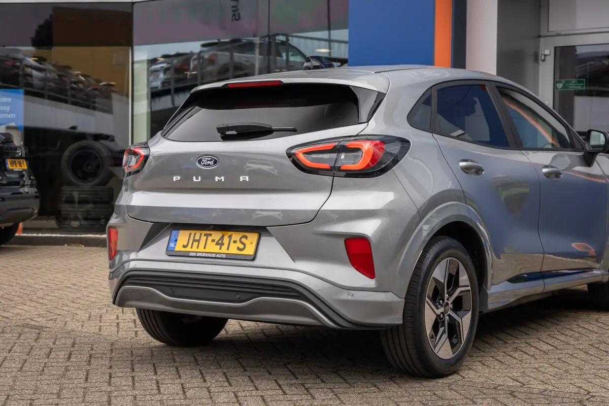 44 kWh | Camera | Stoel/stuur/voorruit verwarming | Cruise control | Full-LED | Apple Carplay/Android Auto | Volledig digitaal dashboard | Achteruitrijcamera | Apple Carplay/Android Auto|tel