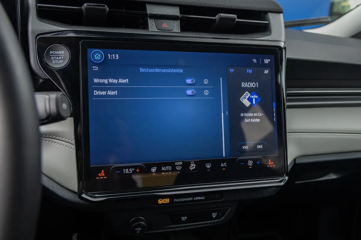 44 kWh | Camera | Stoel/stuur/voorruit verwarming | Cruise control | Full-LED | Apple Carplay/Android Auto | Volledig digitaal dashboard | Achteruitrijcamera | Apple Carplay/Android Auto|tel