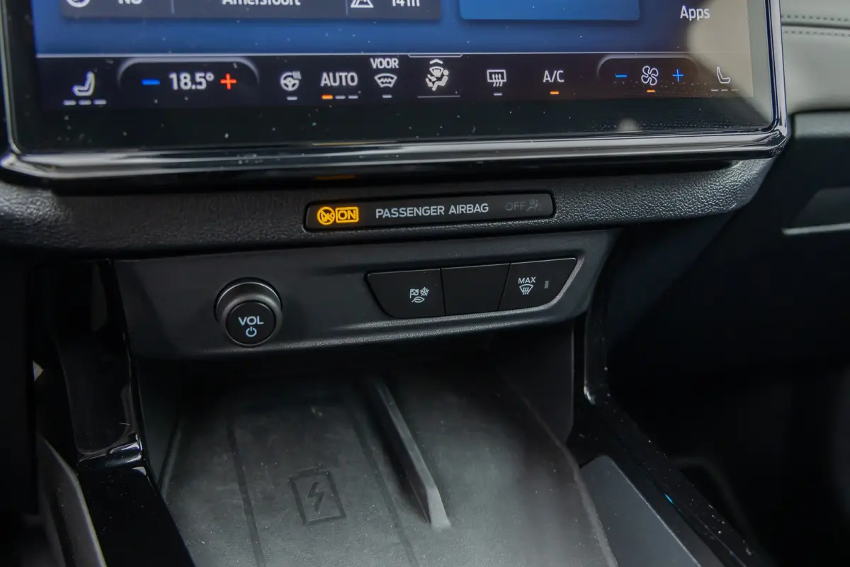 44 kWh | Camera | Stoel/stuur/voorruit verwarming | Cruise control | Full-LED | Apple Carplay/Android Auto | Volledig digitaal dashboard | Achteruitrijcamera | Apple Carplay/Android Auto|tel