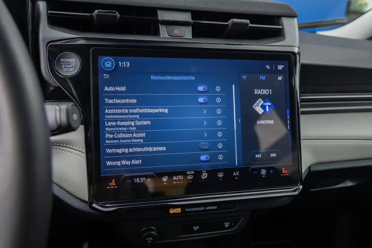 44 kWh | Camera | Stoel/stuur/voorruit verwarming | Cruise control | Full-LED | Apple Carplay/Android Auto | Volledig digitaal dashboard | Achteruitrijcamera | Apple Carplay/Android Auto|tel