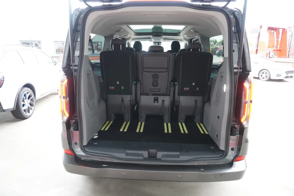 340L 2.5 PHEV 233PK L2H1 Titanium X 8 Persoons PHEV Automaat nr.V099 | Hybride | Airco | Adap. Cruise | Navi | Pano | 360 Camera | Elek.Schuifdeur L+R | Incl BPM