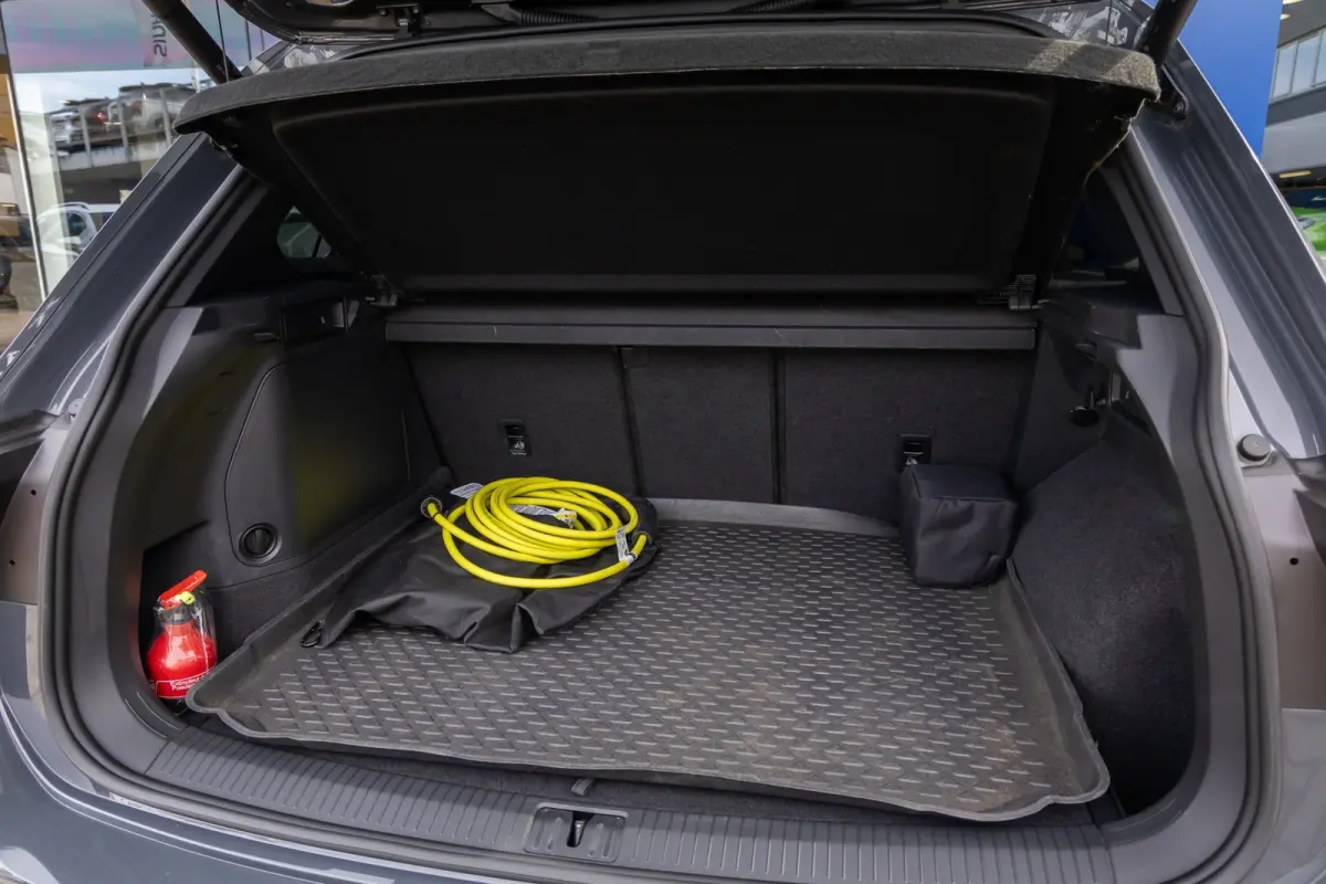 1.4 TSI eHybrid R-Line Business+ | Pano | 360 camera | Black-style | Cruise adaptief | Dodehoek detectie | Stoel+stuur verwarming | Cruise control adaptief | Cruise control adaptief met Stop