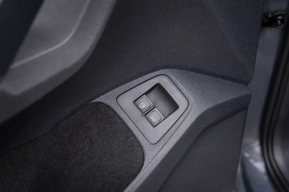1.4 TSI eHybrid R-Line Business+ | Pano | 360 camera | Black-style | Cruise adaptief | Dodehoek detectie | Stoel+stuur verwarming | Cruise control adaptief | Cruise control adaptief met Stop