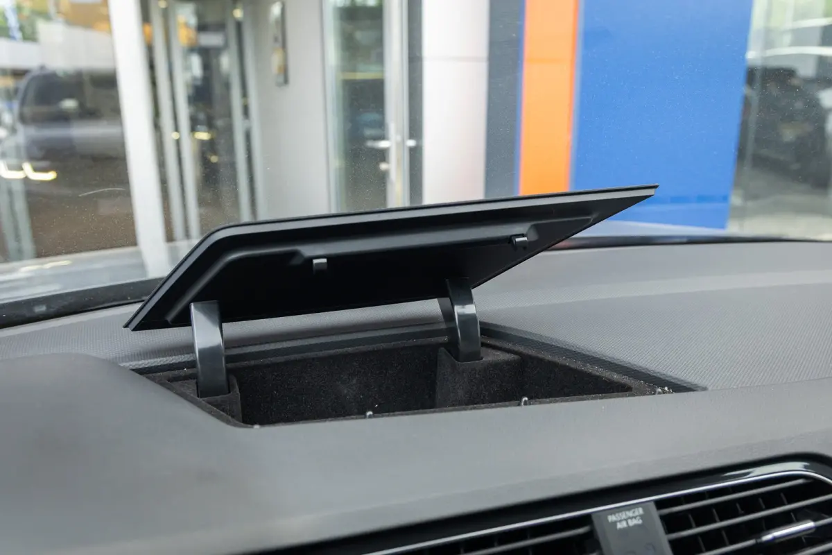 1.4 TSI eHybrid R-Line Business+ | Pano | 360 camera | Black-style | Cruise adaptief | Dodehoek detectie | Stoel+stuur verwarming | Cruise control adaptief | Cruise control adaptief met Stop