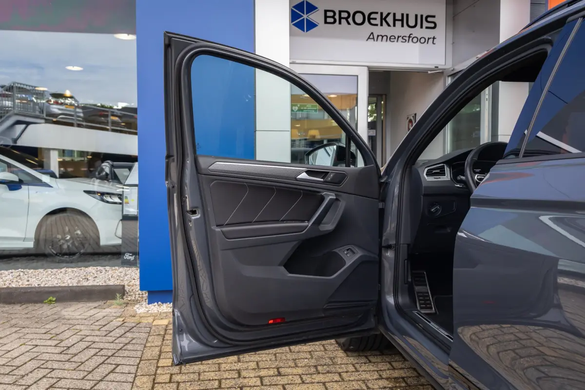 1.4 TSI eHybrid R-Line Business+ | Pano | 360 camera | Black-style | Cruise adaptief | Dodehoek detectie | Stoel+stuur verwarming | Cruise control adaptief | Cruise control adaptief met Stop