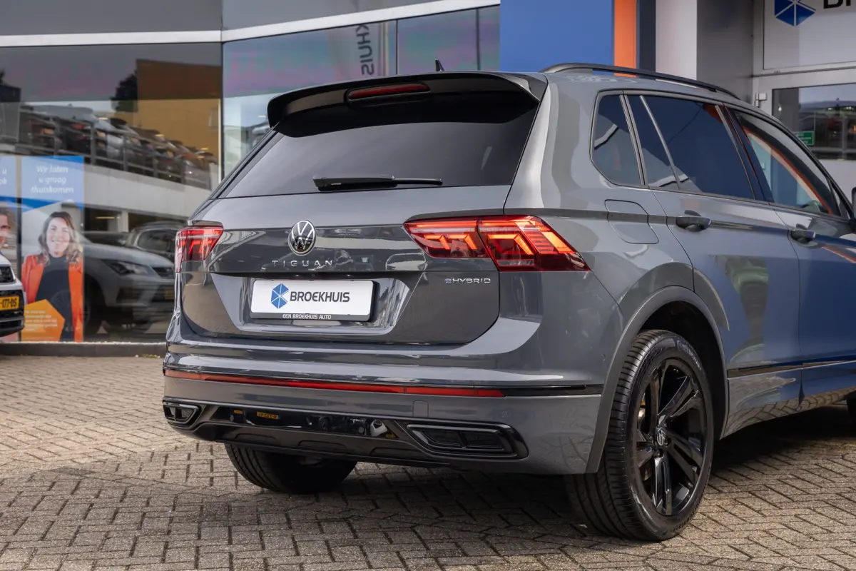 1.4 TSI eHybrid R-Line Business+ | Pano | 360 camera | Black-style | Cruise adaptief | Dodehoek detectie | Stoel+stuur verwarming | Cruise control adaptief | Cruise control adaptief met Stop