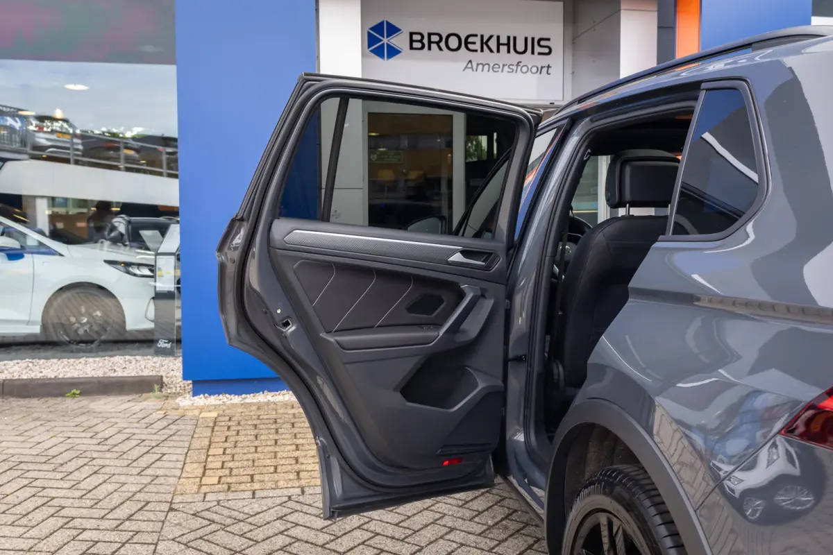 1.4 TSI eHybrid R-Line Business+ | Pano | 360 camera | Black-style | Cruise adaptief | Dodehoek detectie | Stoel+stuur verwarming | Cruise control adaptief | Cruise control adaptief met Stop