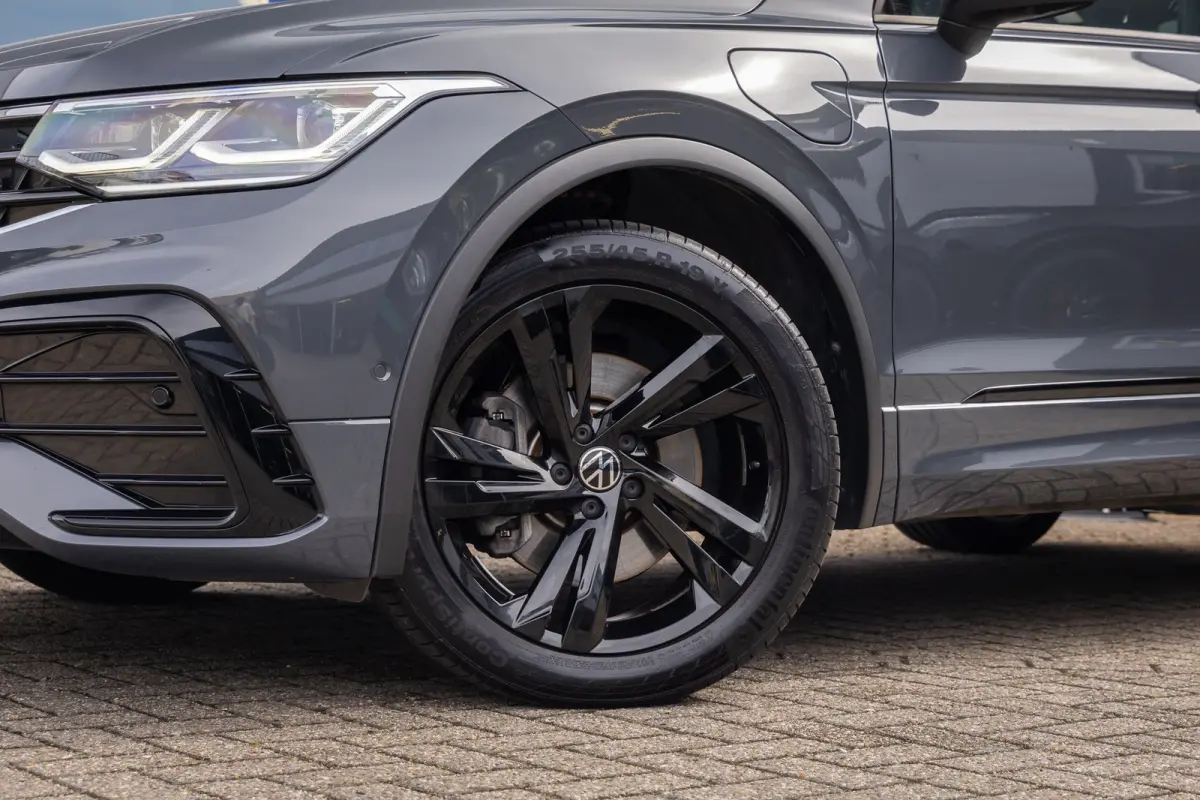 1.4 TSI eHybrid R-Line Business+ | Pano | 360 camera | Black-style | Cruise adaptief | Dodehoek detectie | Stoel+stuur verwarming | Cruise control adaptief | Cruise control adaptief met Stop