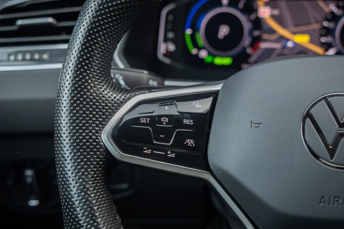 1.4 TSI eHybrid R-Line Business+ | Pano | 360 camera | Black-style | Cruise adaptief | Dodehoek detectie | Stoel+stuur verwarming | Cruise control adaptief | Cruise control adaptief met Stop