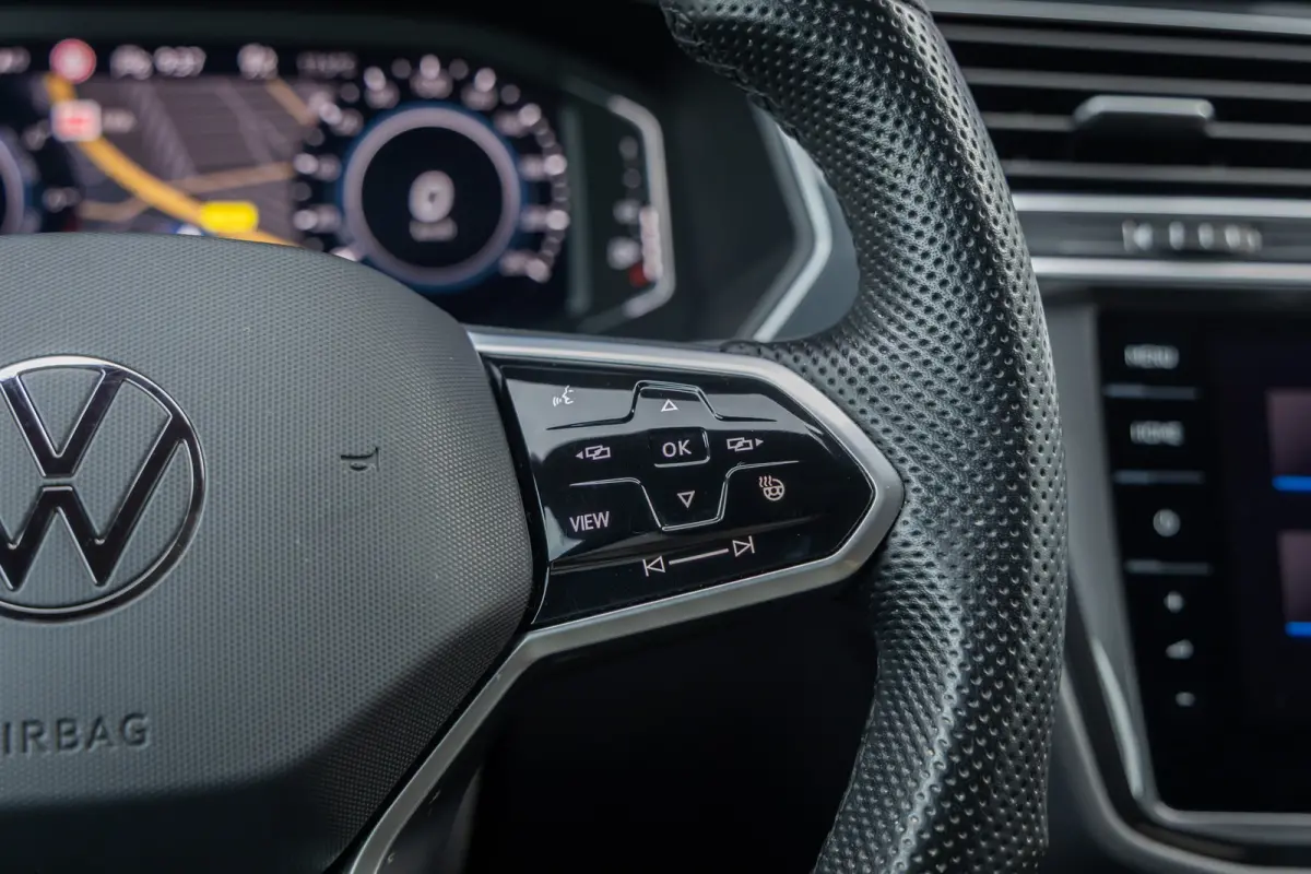 1.4 TSI eHybrid R-Line Business+ | Pano | 360 camera | Black-style | Cruise adaptief | Dodehoek detectie | Stoel+stuur verwarming | Cruise control adaptief | Cruise control adaptief met Stop