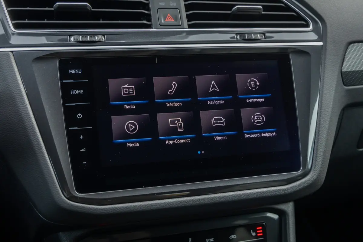 1.4 TSI eHybrid R-Line Business+ | Pano | 360 camera | Black-style | Cruise adaptief | Dodehoek detectie | Stoel+stuur verwarming | Cruise control adaptief | Cruise control adaptief met Stop
