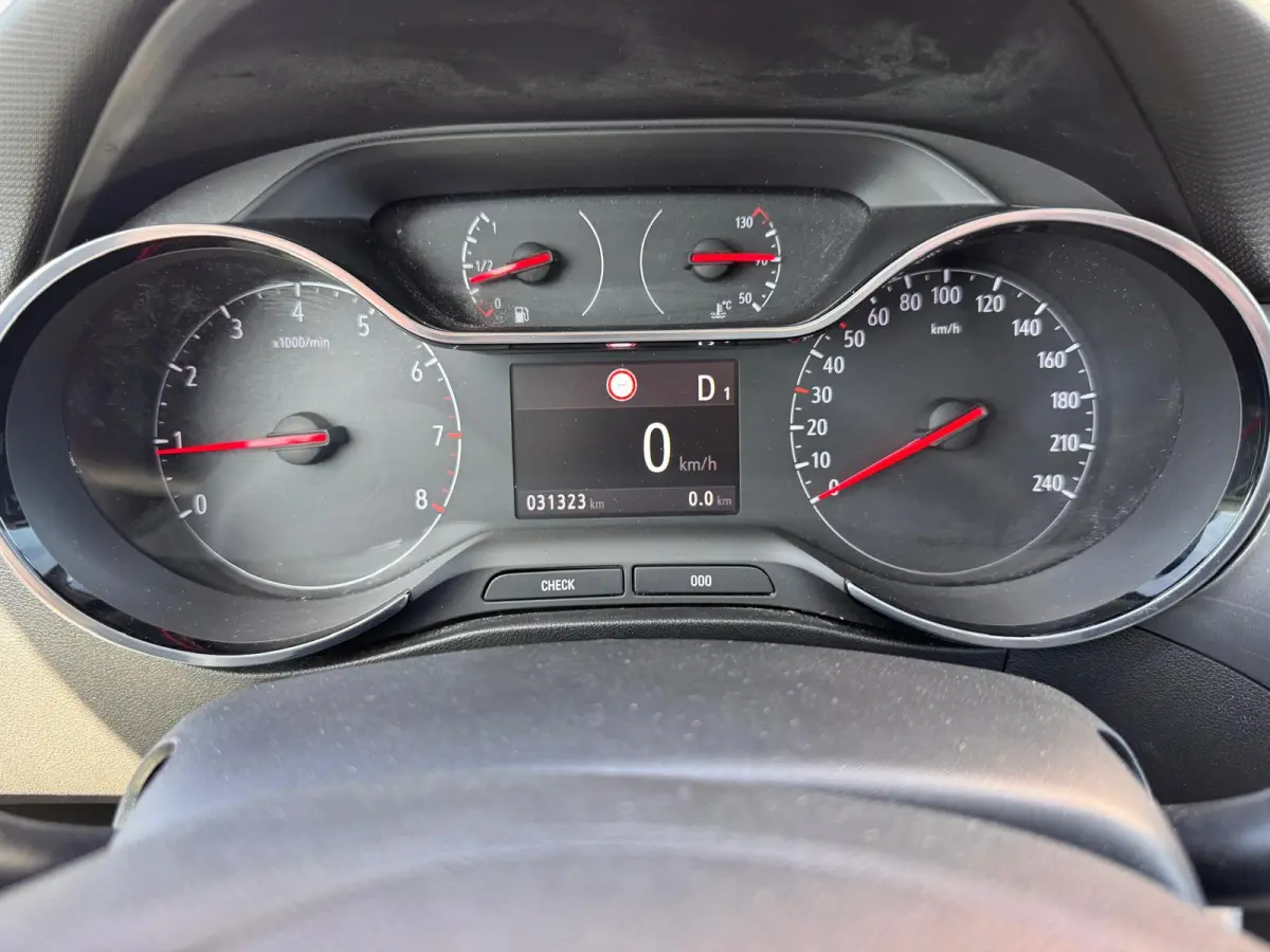 1.2 Turbo 130PK Elegance Automaat | Navigatie | AGR-Bestuurdersstoel | Camera | Parkeersensoren | Cruise Control | DAB | | Bluetooth telefoonvoorbereiding | Boordcomputer | Bots waarschuwing