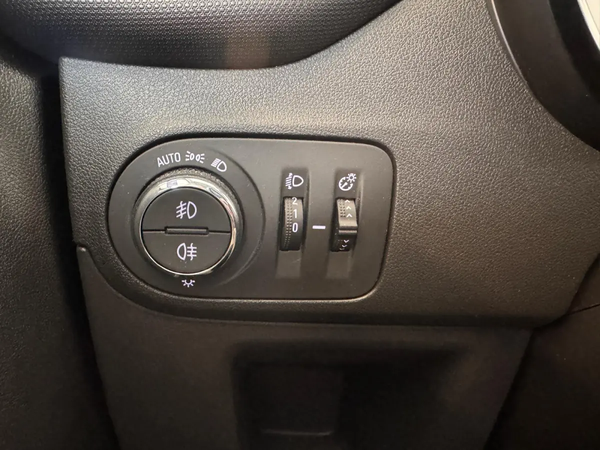 1.2 Turbo 130PK Elegance Automaat | Navigatie | AGR-Bestuurdersstoel | Camera | Parkeersensoren | Cruise Control | DAB | | Bluetooth telefoonvoorbereiding | Boordcomputer | Bots waarschuwing
