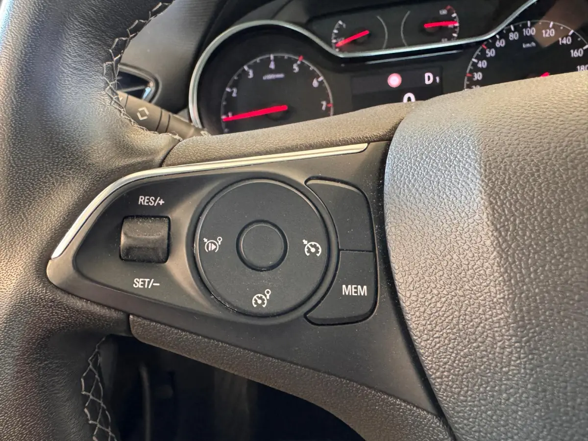 1.2 Turbo 130PK Elegance Automaat | Navigatie | AGR-Bestuurdersstoel | Camera | Parkeersensoren | Cruise Control | DAB | | Bluetooth telefoonvoorbereiding | Boordcomputer | Bots waarschuwing