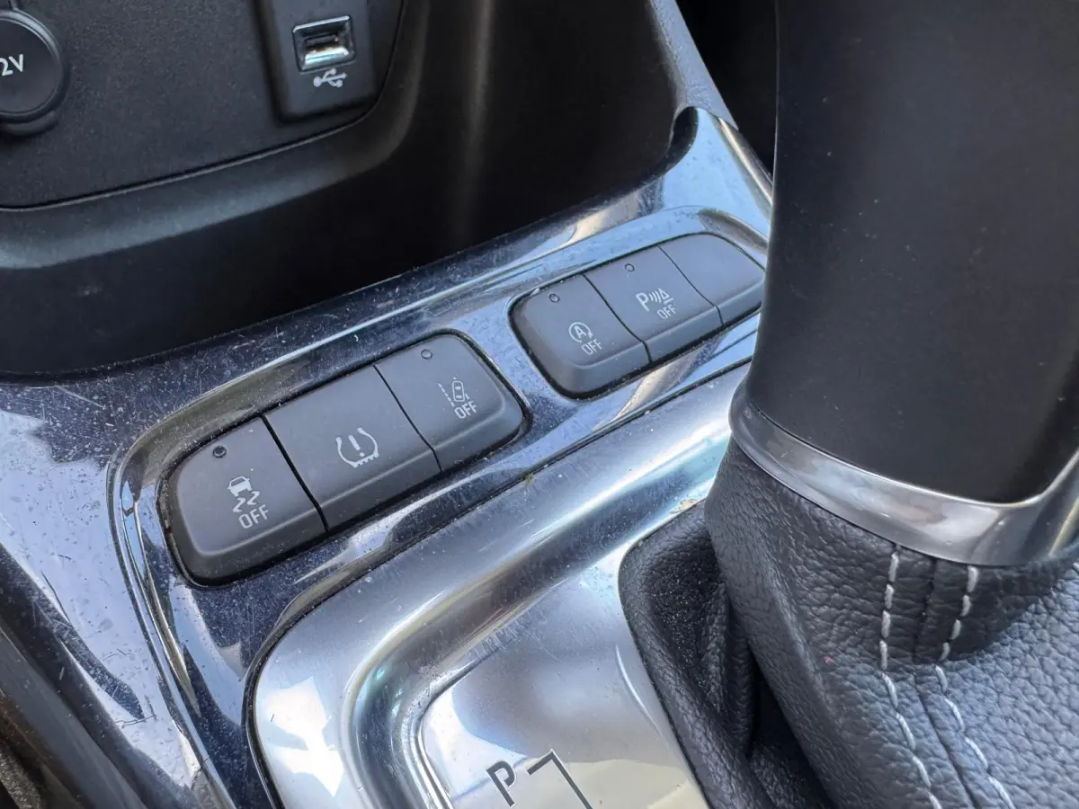 1.2 Turbo 130PK Elegance Automaat | Navigatie | AGR-Bestuurdersstoel | Camera | Parkeersensoren | Cruise Control | DAB | | Bluetooth telefoonvoorbereiding | Boordcomputer | Bots waarschuwing