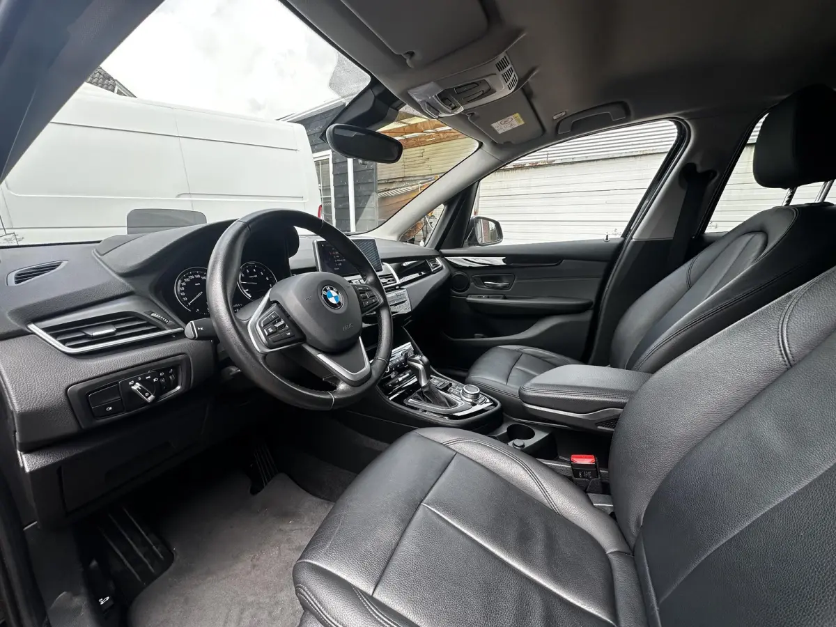 225xe iPerformance HUD|Camera|Leder