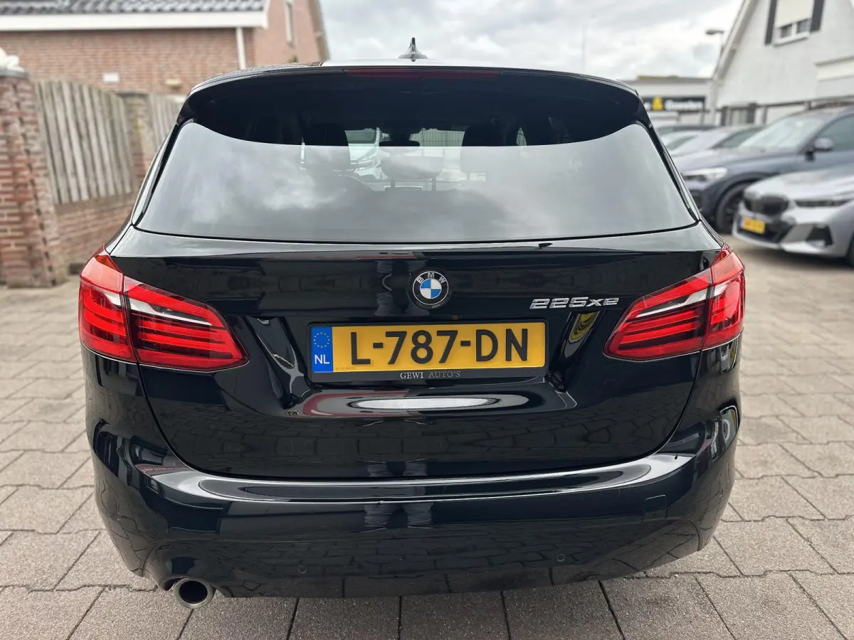 225xe iPerformance HUD|Camera|Leder