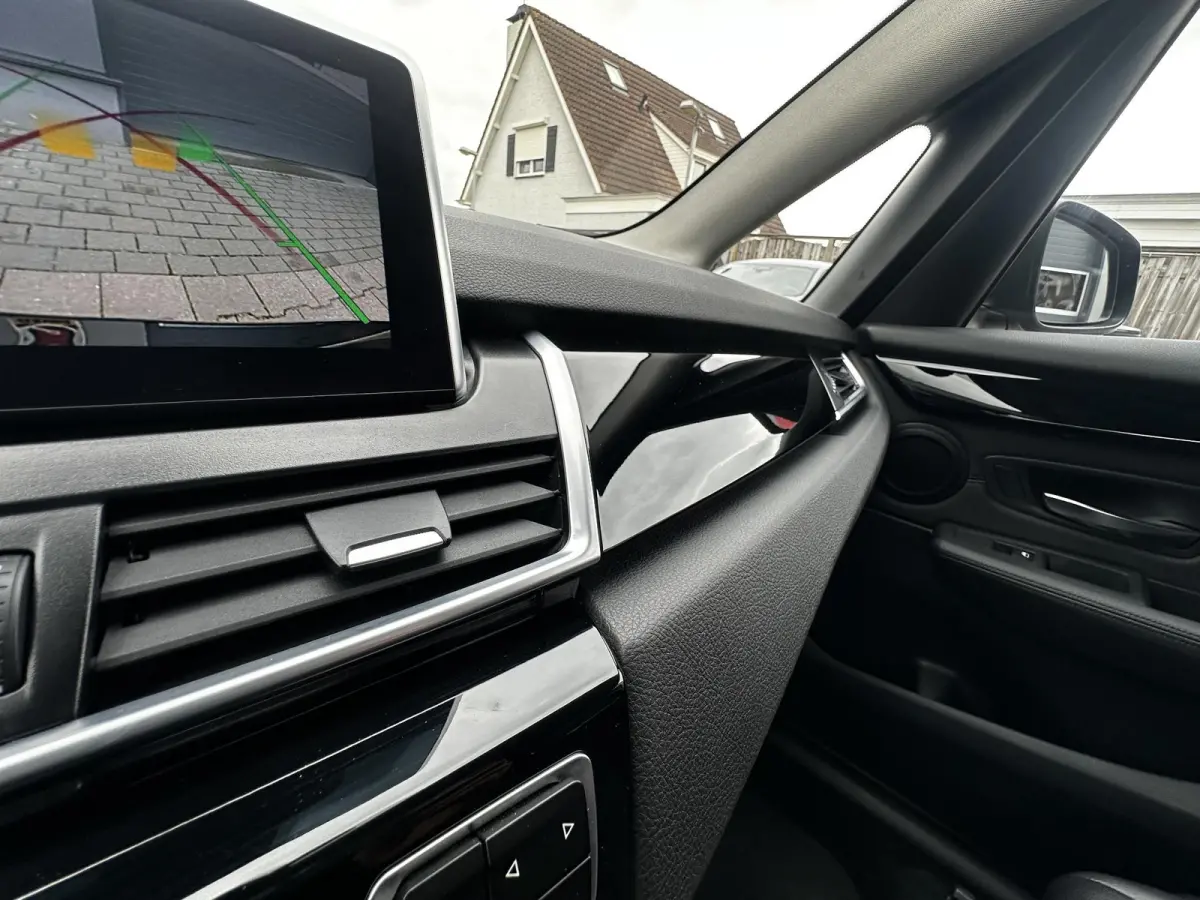 225xe iPerformance HUD|Camera|Leder