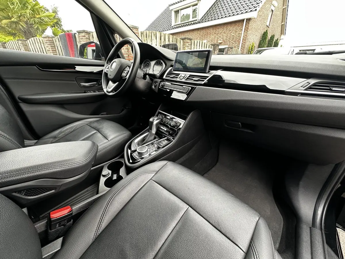 225xe iPerformance HUD|Camera|Leder