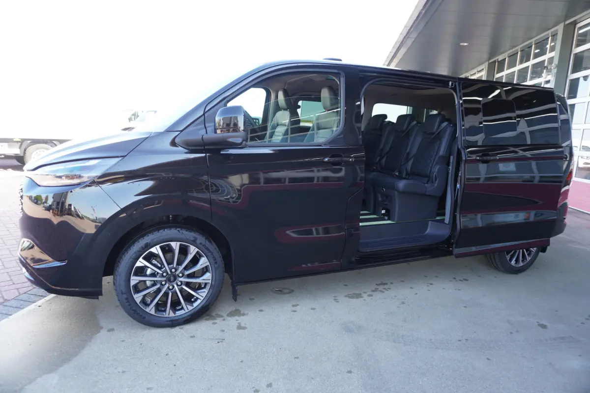340L 2.5 PHEV 233PK L2H1 Titanium X 8 Persoons PHEV Automaat nr. V078 | Hybride | Airco | Adap. Cruise | Navi | Pano | 360 Cam | Elek.Schuifdeur L+R