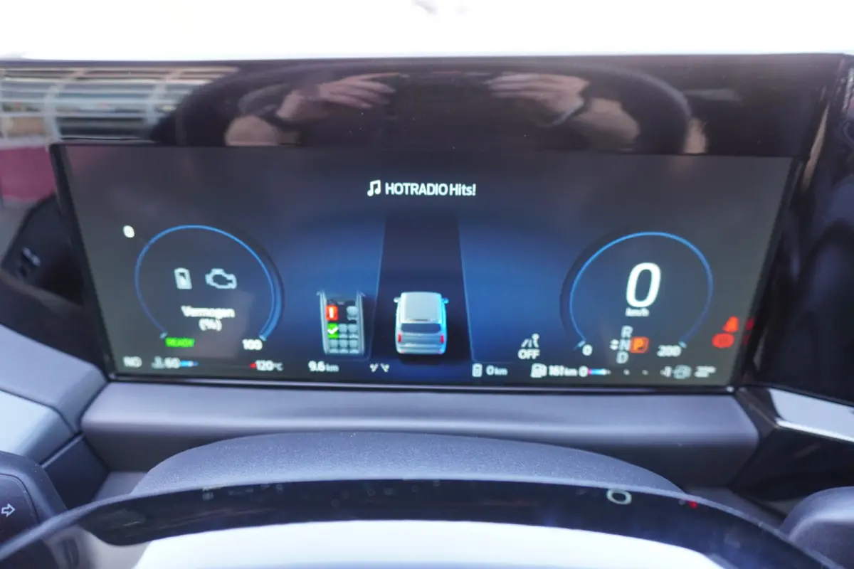 340L 2.5 PHEV 233PK L2H1 Titanium X 8 Persoons PHEV Automaat nr. V078 | Hybride | Airco | Adap. Cruise | Navi | Pano | 360 Cam | Elek.Schuifdeur L+R