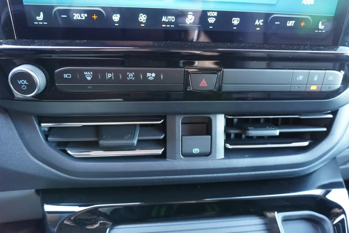 340L 2.5 PHEV 233PK L2H1 Titanium X 8 Persoons PHEV Automaat nr. V078 | Hybride | Airco | Adap. Cruise | Navi | Pano | 360 Cam | Elek.Schuifdeur L+R