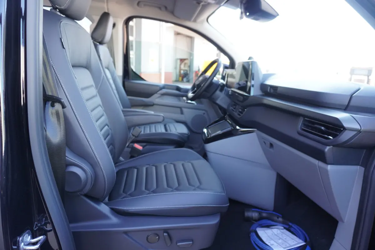 340L 2.5 PHEV 233PK L2H1 Titanium X 8 Persoons PHEV Automaat nr. V078 | Hybride | Airco | Adap. Cruise | Navi | Pano | 360 Cam | Elek.Schuifdeur L+R