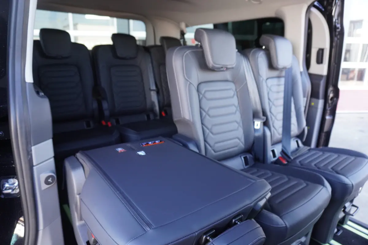 340L 2.5 PHEV 233PK L2H1 Titanium X 8 Persoons PHEV Automaat nr. V078 | Hybride | Airco | Adap. Cruise | Navi | Pano | 360 Cam | Elek.Schuifdeur L+R