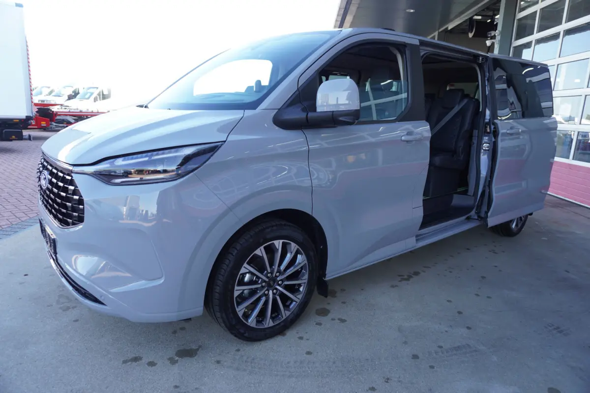 340L 2.5 PHEV 233PK L2H1 Titanium X 8 Persoons PHEV Automaat nr. V 067 | Hybride | Airco | Adap. Cruise | Navi | Pano | 360 Cam | Elek.Schuifdeur L+R| Incl BPM