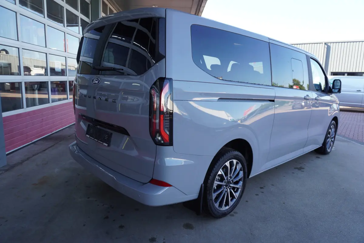 340L 2.5 PHEV 233PK L2H1 Titanium X 8 Persoons PHEV Automaat nr. V 067 | Hybride | Airco | Adap. Cruise | Navi | Pano | 360 Cam | Elek.Schuifdeur L+R| Incl BPM