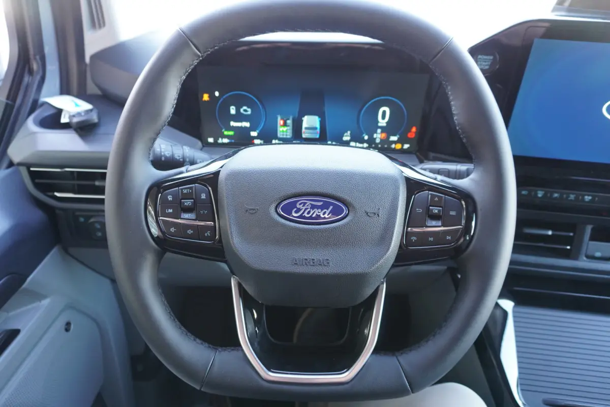 340L 2.5 PHEV 233PK L2H1 Titanium X 8 Persoons PHEV Automaat nr. V 067 | Hybride | Airco | Adap. Cruise | Navi | Pano | 360 Cam | Elek.Schuifdeur L+R| Incl BPM