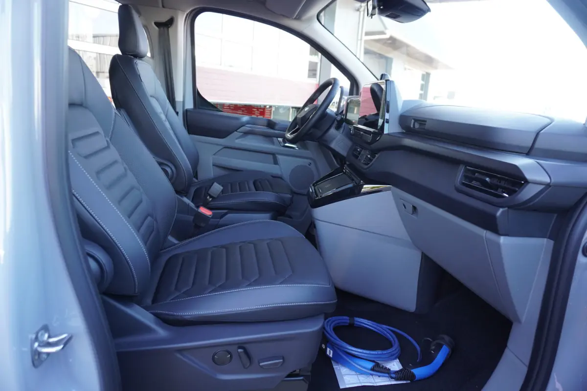 340L 2.5 PHEV 233PK L2H1 Titanium X 8 Persoons PHEV Automaat nr. V 067 | Hybride | Airco | Adap. Cruise | Navi | Pano | 360 Cam | Elek.Schuifdeur L+R| Incl BPM